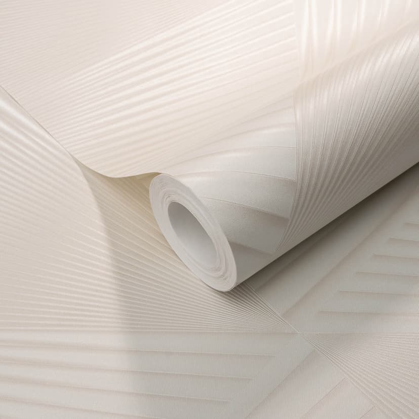 Carta da parati in tessuto non tessuto con motivi grafici ed effetto metallizzato in crema