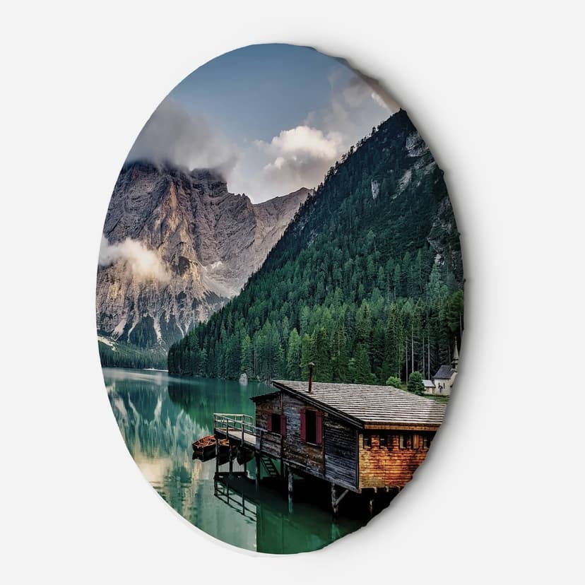 Immagine su tela rotonda cabina su un lago in montagna