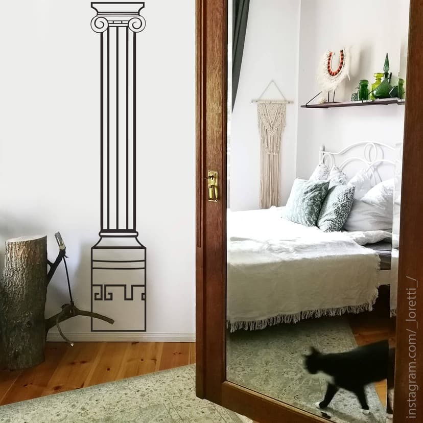 Colonna con fregio
