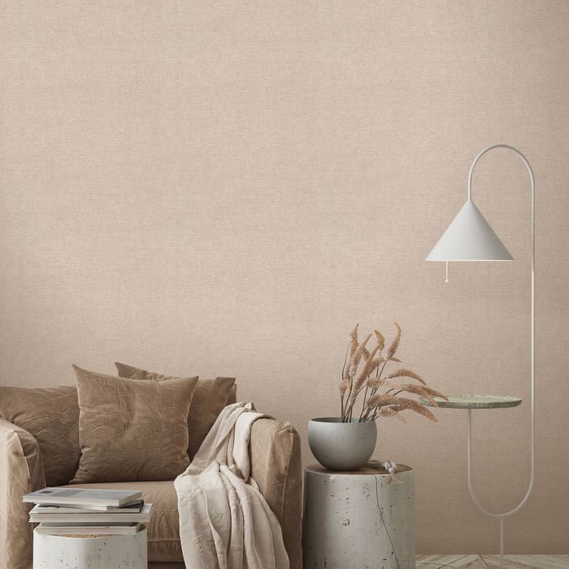 Carta da parati beige a tinta unita in tessuto non tessuto con una fine trama di lino, sottilmente moderna ed elegante senza tempo