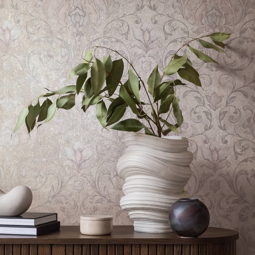 Carta da parati in tessuto non tessuto con fiori, foglie ornamentali beige lucido, motivi floreali grigi