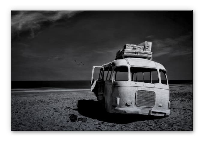 Alu-Dibond Bild Depaepe - Beached Bus