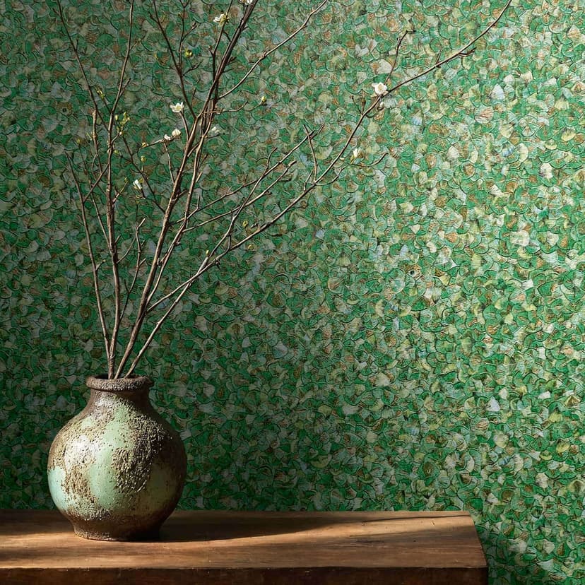 Carta da parati in tessuto non tessuto con piccole foglie lucide verde tinta unita di Harald Glööckler