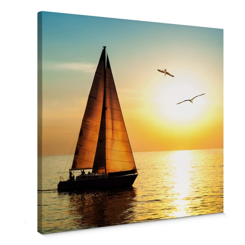 Barca a vela al tramonto