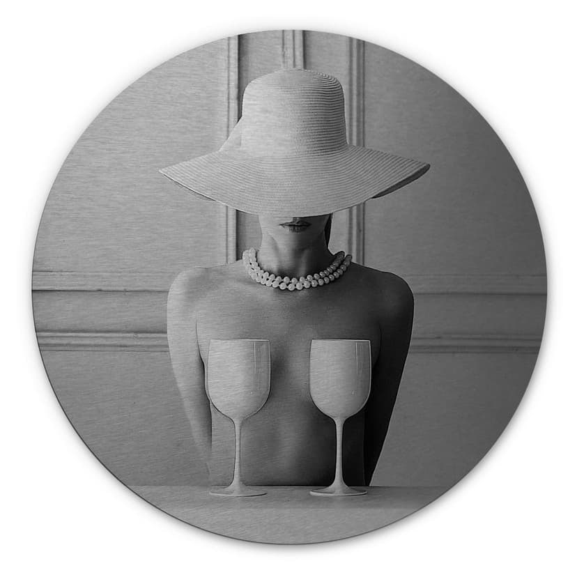 Stampe per pareti con effetto argento Donna con bicchieri di champagne - Bolgov - Alu-Dibond Round