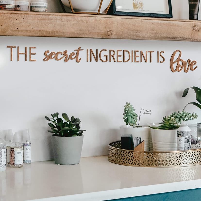 Scritta in legno The secret ingredient is