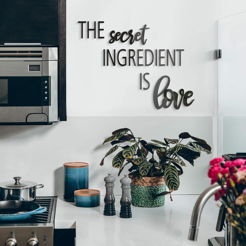 Scritta in acrilico The secret ingredient is love